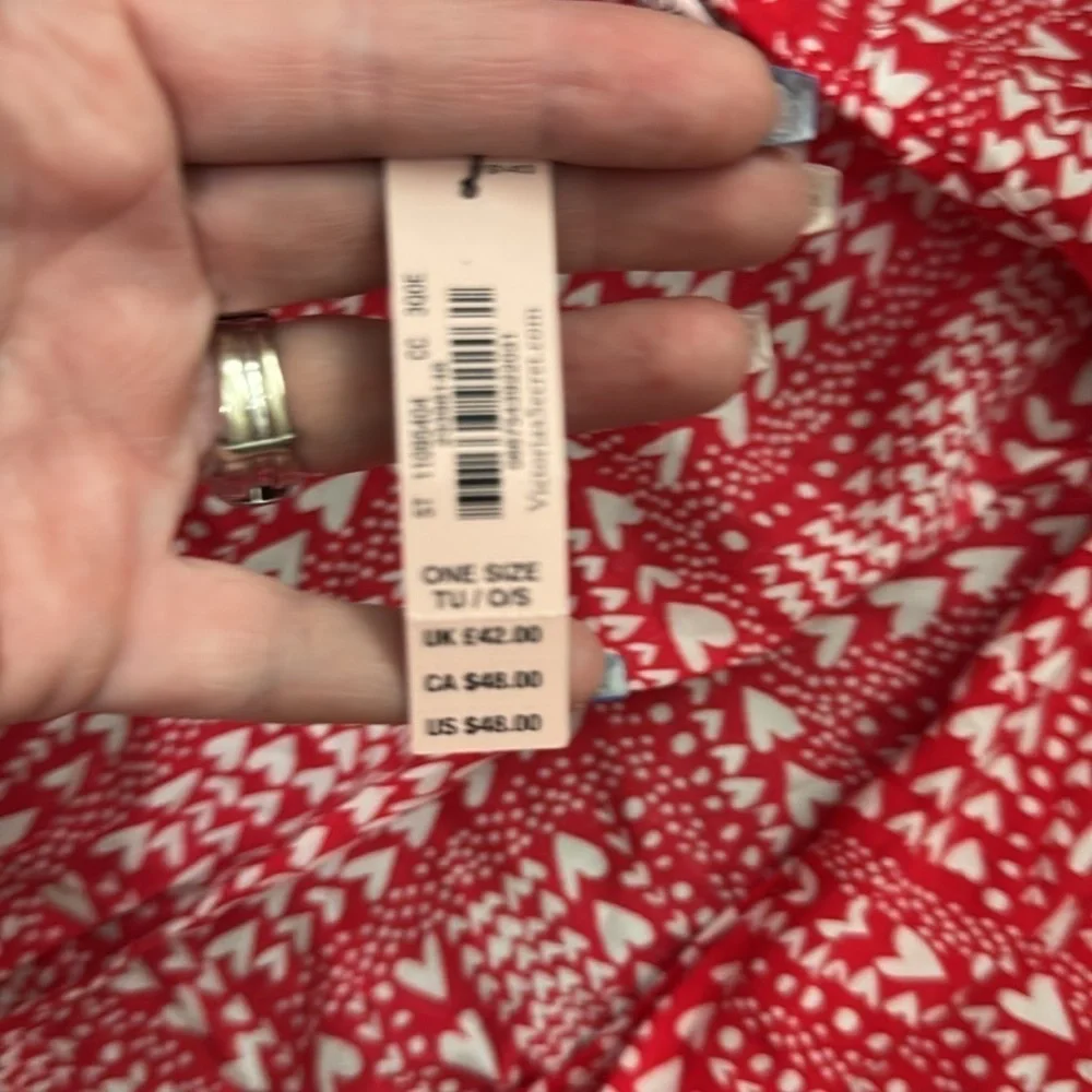 Victoria’s Secret heart cover up, NWT